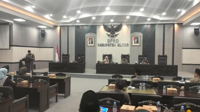 Rapat Paripurna DPRD Kabupaten Blitar, Penyampaian PU Fraksi atas Raperda APBD 2026
