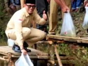 Pemkab OKU Tebar 41 Ribu Benih Ikan di Sungai Blok L dan Batumarta II, Perkuat Ketahanan Pangan dari Sektor Perikanan