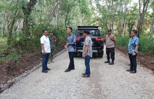 Bupati OKI Tinjau Jalan Menuju Ponpes Al-Muntazzah, Ditargetkan Dibangun Tahun 2026