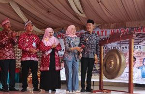 Bupati PALI Asgianto Terima Gelar Adat “Mak Raje Negeri Kebon Undang” pada Hari Jadi Kecamatan Tanah Abang