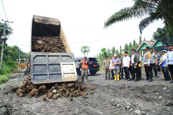 Herman Deru Jalan Rusak Sekayu-Lubuklinggau