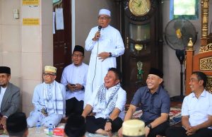Safari Jumat di Masjid Anniyaturohimin, Gubernur Herman Deru Serap Aspirasi dan Serahkan Bantuan Pembangunan