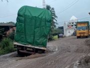 Investigasi CimutNews: Jalan Rusak Beruge Ternyata Sudah Lama Dikeluhkan, Perbaikan Diduga Hanya Tambal Sulam