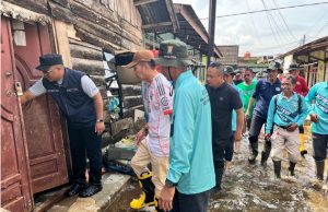 Wali Kota Palembang Tinjau Langsung Genangan Air di 16 Ulu, Instruksikan Audit Total Drainase