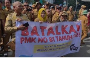 Prof. Dr. Sutan Nasomal: “Jangan Persulit Kepala Desa, Pemerintah Harus Hadir untuk Memajukan Desa”