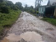 Jalan Kroi Rojali Terabaikan, Warga Merah Mata Menunggu Kepastian Perbaikan