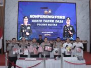 Polres Blitar Musnahkan 3.141 Botol Miras dan 52 Knalpot Brong Dalam Rilis Akhir Tahun 2025