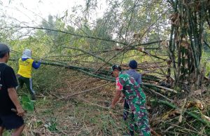 Babinsa Kelurahan Bence Bersama Petani Kerja Bakti Buka Akses Jalan Sawah: Gotong Royong Perkuat Produktivitas Pertanian