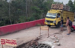 Jembatan Penghubung Ogan Ilir–OKU–Prabumulih Rusak Parah, Warga Desak Gubernur Segera Bertindak