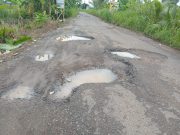 Jalan Penghubung Pedamaran–Suka Damai Rusak Parah, Warga Nilai Pemerintah Abai dan Janji Politik Tak Terealisasi