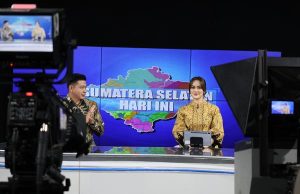 Putri Azizah Jadi Penyiar Tamu TVRI Sumsel, Tampil Percaya Diri dan Komunikatif di Peringatan HUT ke-52