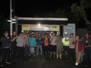 Tingkatkan Keamanan Lingkungan, Kapolres Blitar Salurkan Sarana Kontak HT untuk Poskamling