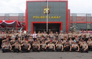 Kapolres Lahat Pimpin Upacara Korp Raport, 82 Personel Resmi Naik Pangkat Periode 1 Januari 2026