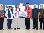 Kemnaker Salurkan Bantuan Rp30,3 Miliar untuk Pemulihan Ekonomi Warga Terdampak Bencana di Sumbar