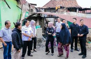 Wakil Bupati Lahat Tinjau Lokasi Kebakaran Lima Rumah di Pasar Bawah, Pastikan Penanganan dan Bantuan Berjalan Cepat