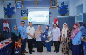 11 Tahun Berkarya, PT SBS Salurkan Bantuan Gizi untuk Balita di Puskesmas Tanjung Enim