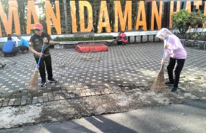 Bupati Rijanto Pimpin Kerja Bakti di Wlingi, Hidupkan Lagi Semangat Adipura