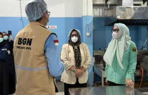 Reses DPD RI di Muara Enim: Eva Susanti Tinjau Program Makan Bergizi Gratis, Soroti Kualitas Menu dan Distribusi