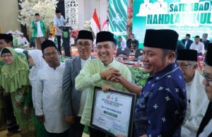 Ratu Dewa Raih Penghargaan Tokoh Pengayom NU Palembang, Tegaskan Komitmen Kolaborasi Umara dan Ulama