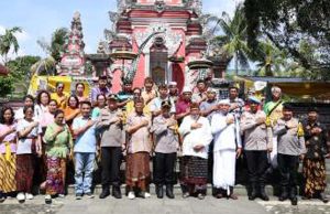Kapolda Sumsel Kunjungi Pura Agung Sriwijaya, Perkuat Kamtibmas dan Toleransi Umat Hindu Bali di Palembang