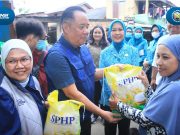 Operasi Pasar Murah di TPA Sukawinatan, Wagub Sumsel Tegaskan Komitmen Tekan Inflasi