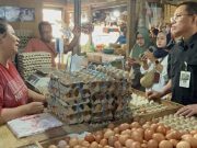 Harga Telur dan Daging Ayam di Karawang Stabil Jelang Idulfitri 2026, Pasokan Melimpah