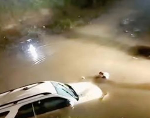 Kecelakaan Pemudik Fortuner Terjun ke Irigasi OKU Timur, Enam Orang Selamat Tanpa Luka