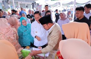 Bazar Ramadhan 2026 Palembang Resmi Dibuka Wali Kota Ratu Dewa, Warga Berburu Sembako Murah di Setda