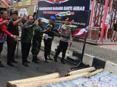 Komiten Jaga Kamtibmas, Polres Blitar Kota Musnahkan 2.000 Botol Miras dan 165 Knalpot Brong