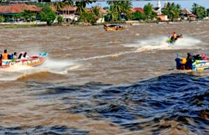 Pembatasan Speedboat Sungai Komering Jadi Sorotan, Ini Alasan Dishub OKI Bertahan