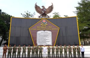 KDM Tekankan Pentingnya Kepemimpinan Autentik di Hadapan Pasis Sesko TNI