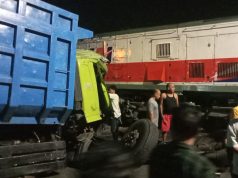 KA Dhoho Tabrak Dump Truck di Perlintasan Imam Bonjol Blitar, Mesin Mogok di Tengah Rel