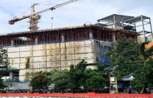 PIM Ramai Pengunjung, Tapi Rekam Jejaknya Disorot