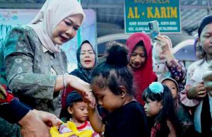 Penanganan Stunting Sumsel Diperkuat, Feby Deru Salurkan PMT dan Edukasi Gizi di Posyandu