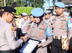 Polres Blitar Kota Beri Penghargaan kepada 22 Personel Berprestasi dan Poskamling Terbaik