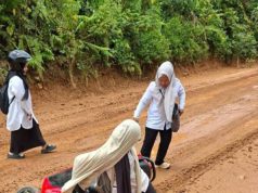 Viral Guru Berlumpur ke Sekolah, Jalan Rusak di Kawasan Sumur Minyak PALI Tuai Sorotan