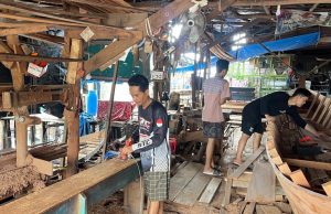Terungkap, Perahu Kayu Tradisional OKI Bertahan di Tengah Modernisasi