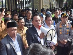 Ketua DPRD Sumsel Temui Massa Aksi “Indonesia Darurat”, Mahasiswa Ditawari Kawal Aspirasi Langsung ke Jakarta