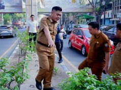Pengecatan Besar-Besaran Jelang HUT Palembang, Namun Warga Soroti Kondisi Jalan
