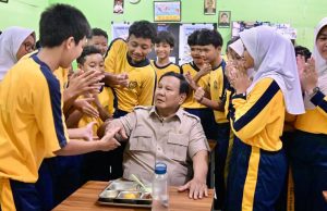 Siswa Antusias Sambut Prabowo, MBG Dipuji Tapi Harapan Masih Menggantung