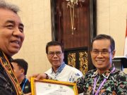 Pengawas Madrasah Kabupaten OKI H. Ahmad Bermawi meraih Anugerah Pengawas Madrasah Inovatif Nasional 2026 atas dedikasi dan inovasinya dalam pembinaan madrasah.