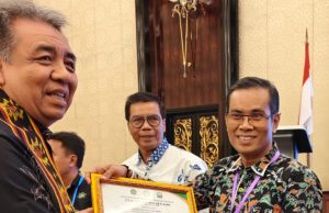 Pengawas Madrasah Kabupaten OKI H. Ahmad Bermawi meraih Anugerah Pengawas Madrasah Inovatif Nasional 2026 atas dedikasi dan inovasinya dalam pembinaan madrasah.