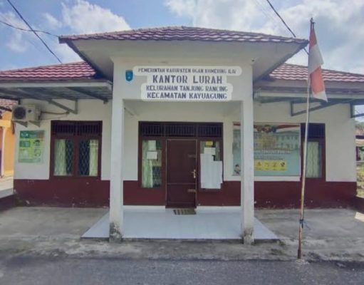 Warga Keluhkan Pelayanan Surat Pindah di Kelurahan Tanjung Rancing, Hasil Klarifikasi CimutNews Ungkap Kendala Administrasi