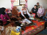 Bayi Ditemukan Terlantar, Kepedulian Warga Suak Tapeh Mengubah Jalan Hidupnya