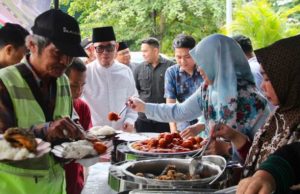Terungkap! Ribuan Warga Antusias Ikut Makan Gratis, Namun Keberlanjutannya Masih Menjadi Pertanyaan