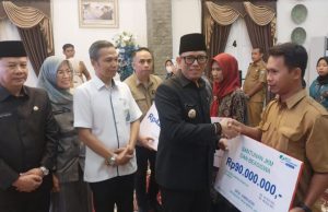 Santunan Rp907,5 Juta Diserahkan, Namun Perlindungan Pekerja Desa Masih Jadi Sorotan