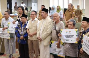 Wali Kota Palembang Salurkan Bantuan Mustahik Melalui BAZNAS, Perkuat Sinergi Pengentasan Kemiskinan pada HUT ke-1343 Kota Palembang
