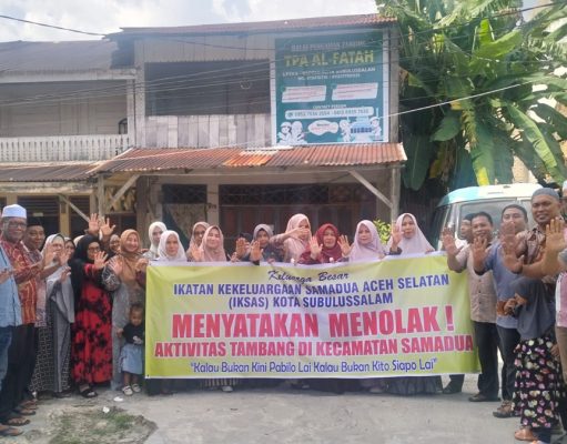 Bukan cuma soal emas, warga khawatir soal ruang hidup.