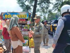 Satpol PP Tertibkan Pedagang di Jalur Subang-Bandung, Lima Bangunan Disegel
