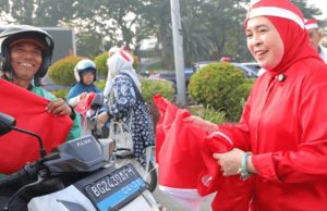 Pembagian 5.000 Bendera Merah Putih di Palembang Dorong Nasionalisme Jelang HUT ke-81 RI 2026